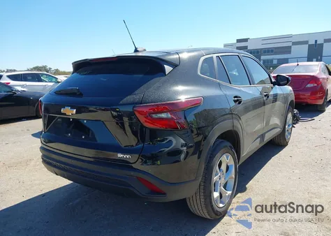 2025 Chevrolet Trax Fwd Ls z USA, uszkodzony, nr VIN KL77LFEPXSC344688